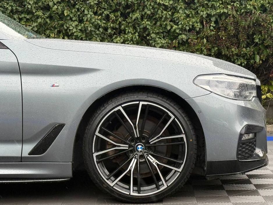 2018 BMW 5 Series - image 9