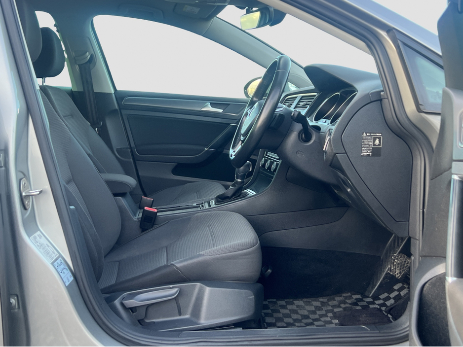 2017 Volkswagen Golf 2017 Volkswagen Golf 1.2 TSI Automatic €16,750