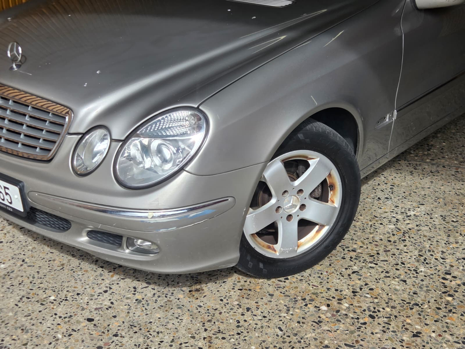 2006 Mercedes-Benz E Class - image 8