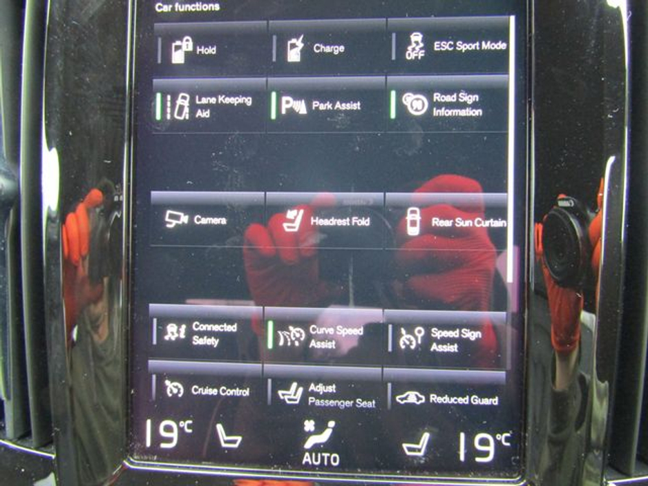 2021 Volvo S90 - image 35