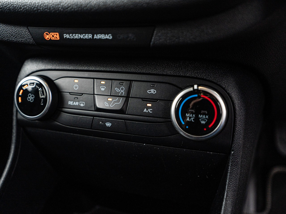 2020 Ford Fiesta - image 29