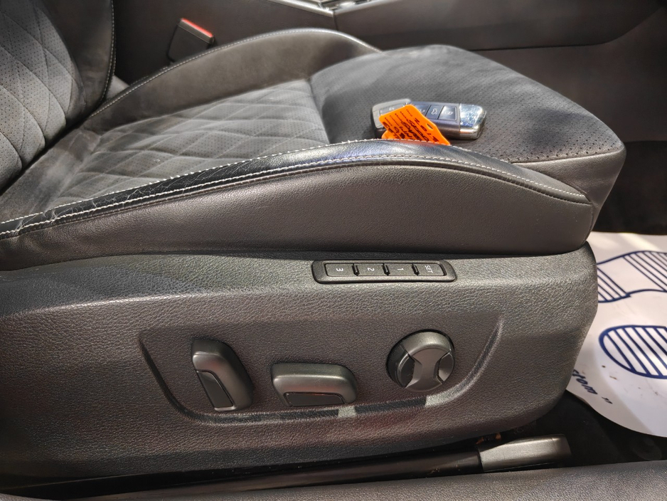 2018 Skoda Superb - image 25