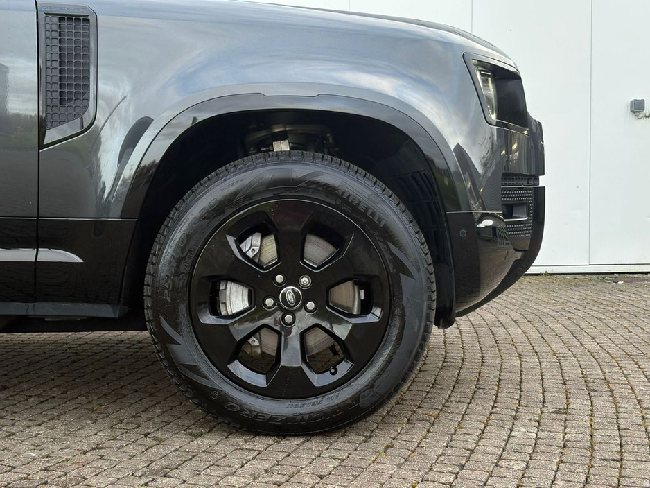 2025 Land Rover Defender - image 37
