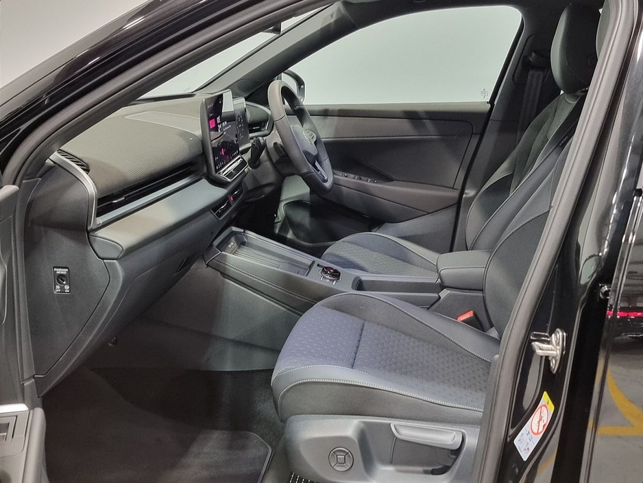 2026 Volkswagen T-Roc - image 4