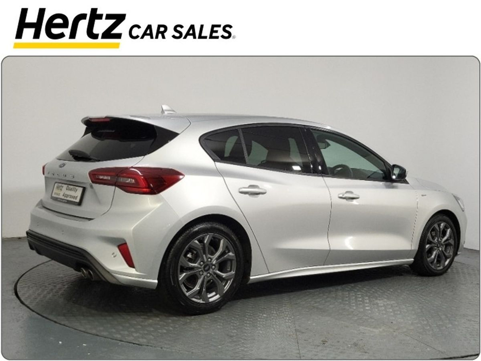 2023 Ford Focus - image 8