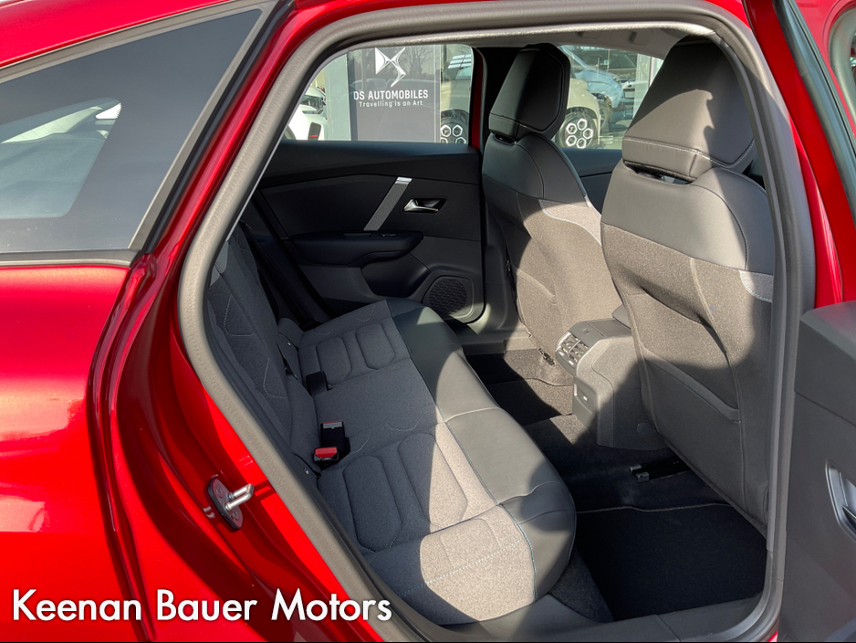 2024 Citroen C4 - image 12