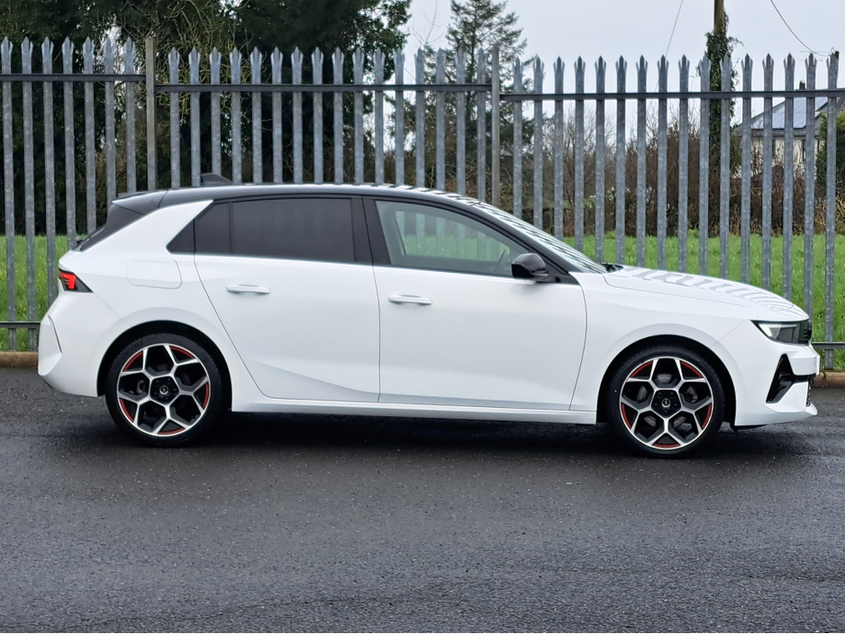 2024 Opel Astra - image 3