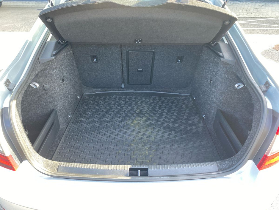 2019 Skoda Octavia - image 9