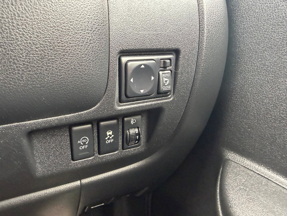 2016 Nissan March - image 12