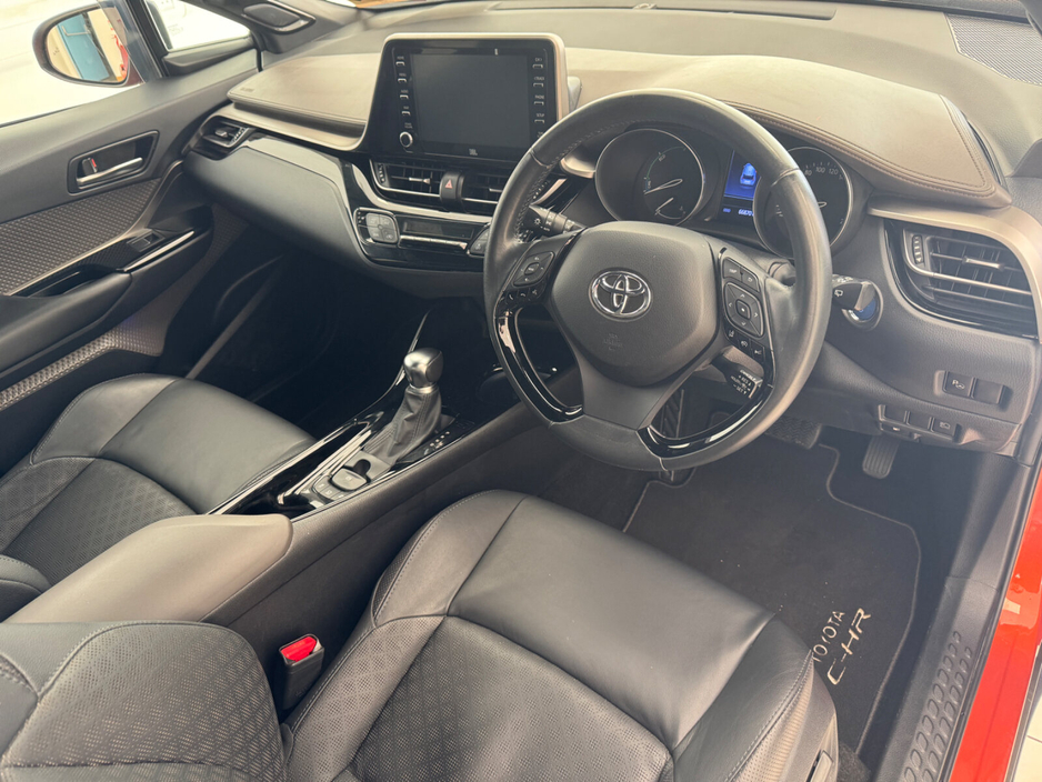 2020 Toyota C-HR - image 10