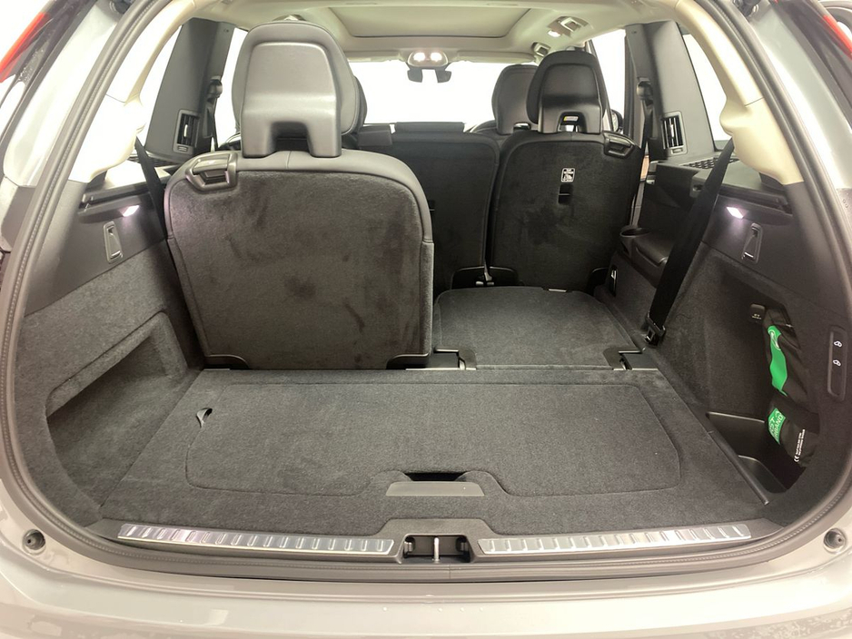 2026 Volvo XC90 - image 6