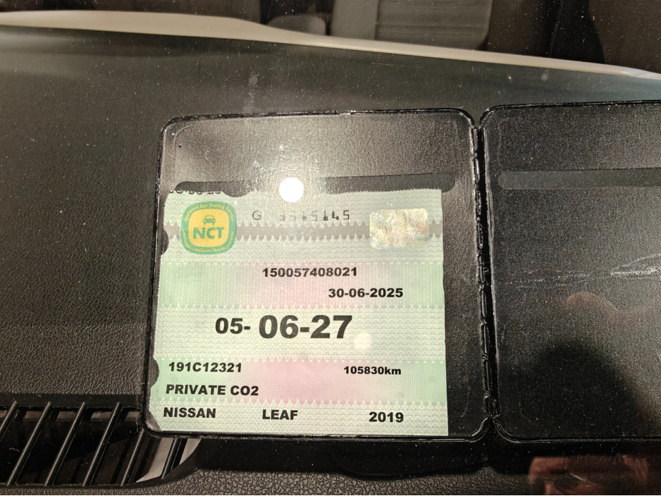 2019 Nissan Leaf - image 8