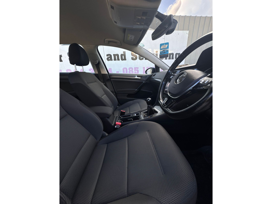 2017 Volkswagen Golf - image 13