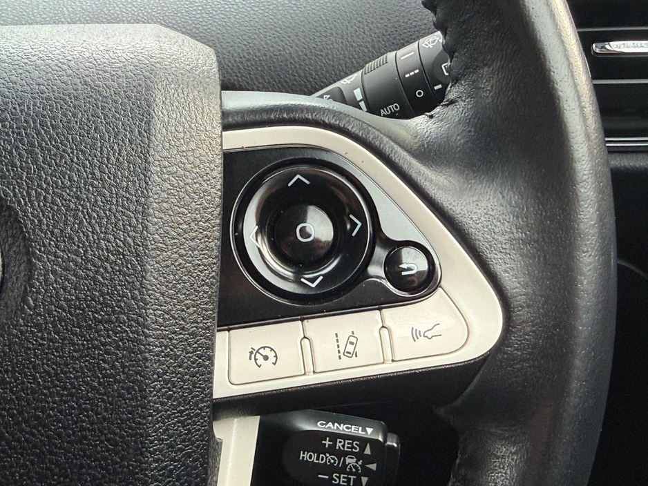 2018 Toyota Prius - image 15