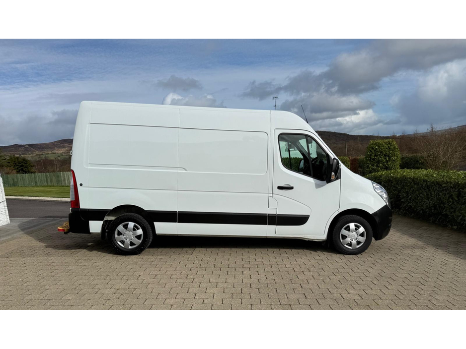 2018 Opel Movano - image 8