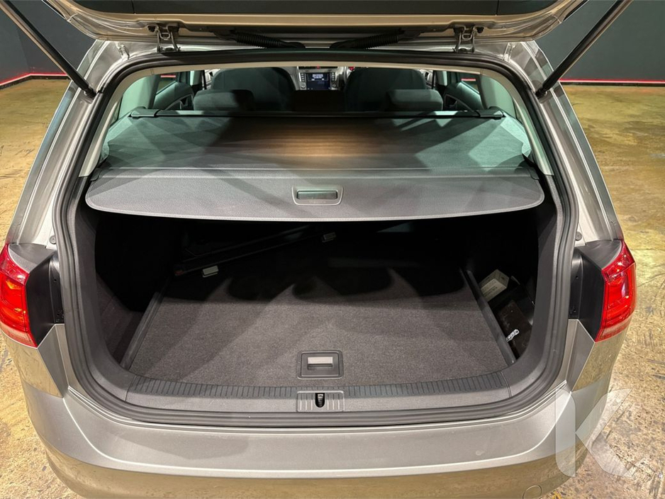 2017 Volkswagen Golf - image 11