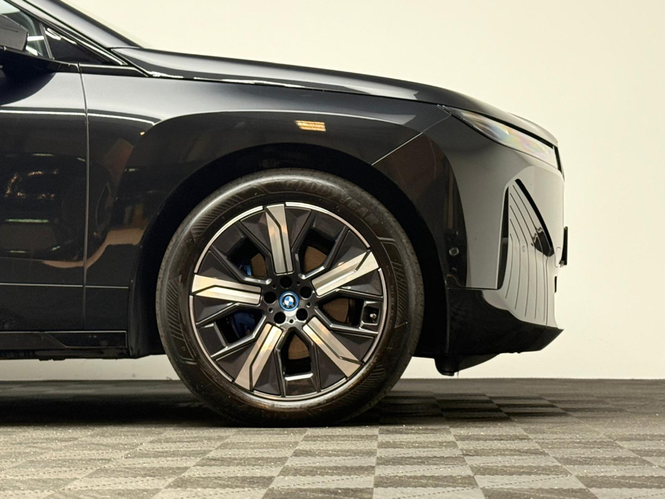 2023 BMW iX - image 9