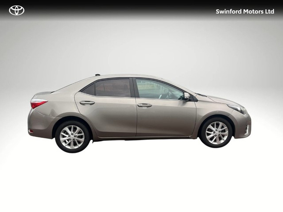 2016 Toyota Corolla - image 3