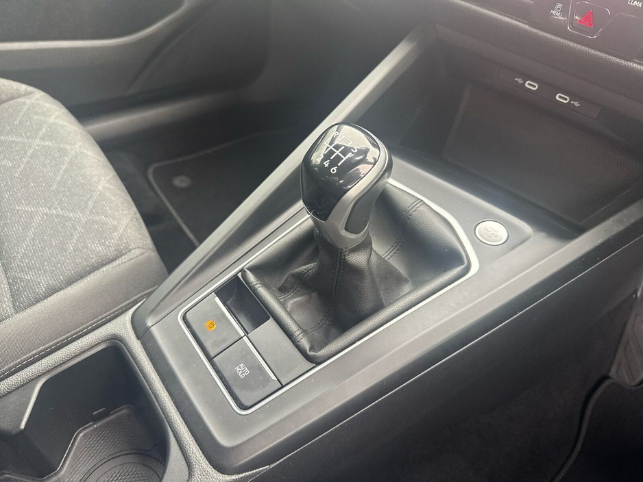 2023 Volkswagen Golf 2.0 TDI 115HP Life €24,975