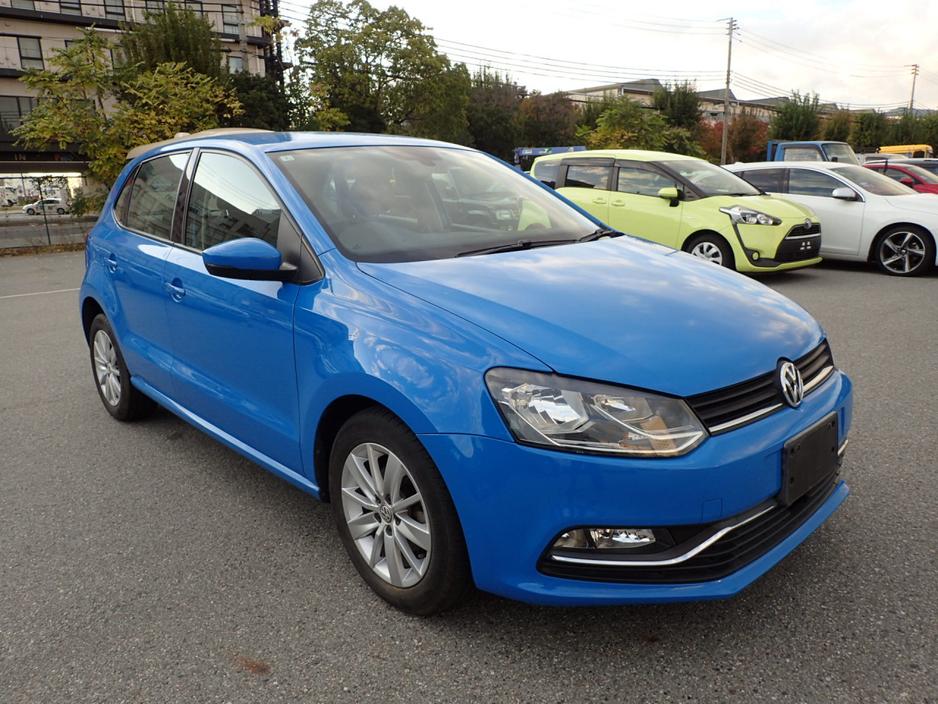 2015 Volkswagen Polo - image 2