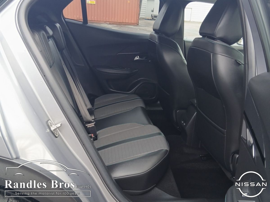 2022 Peugeot 2008 - image 14