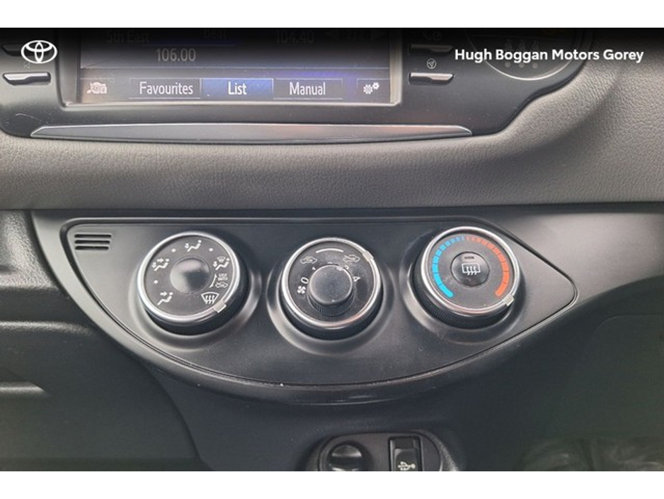 2020 Toyota Yaris - image 16