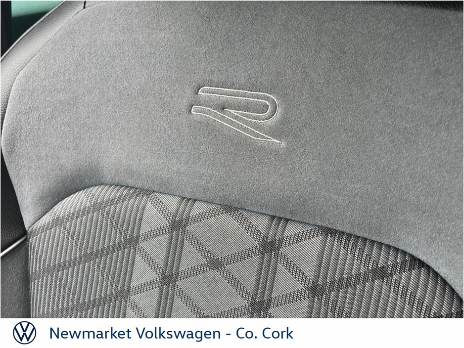 2021 Volkswagen Tiguan - image 41