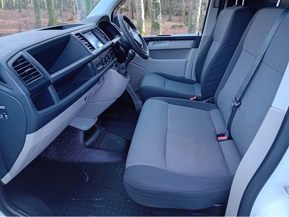 2018 Volkswagen Transporter PVL 3000KG TDI 150 T6 150 BHP 6 SPEED FWD 5DR @ REDDY2DRIVE LTD €15,850