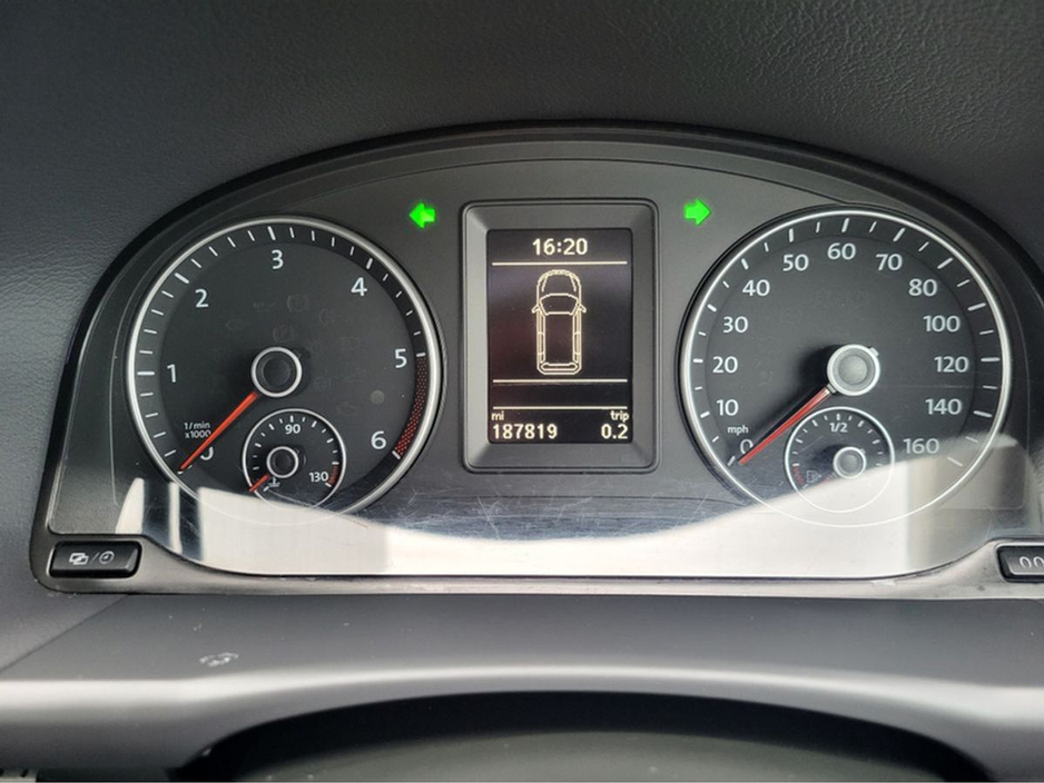 2014 Volkswagen Touran - image 20