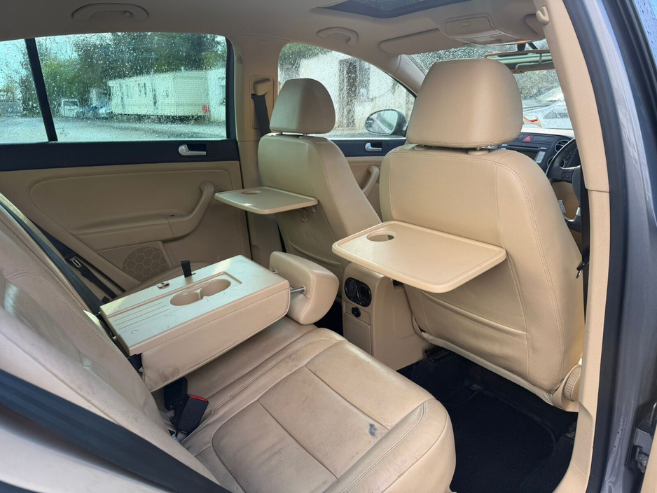 2008 Volkswagen Golf - image 17