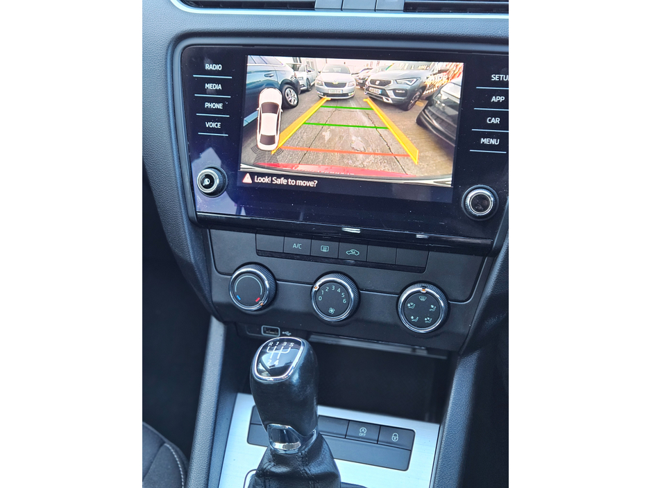 2019 Skoda Octavia - image 12