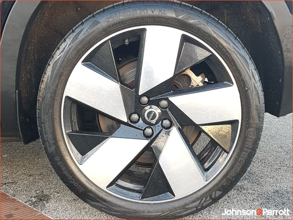 2023 Volvo XC40 BEV 231hp Ultimate (Two Year Volvo Selekt Warranty) €36,900