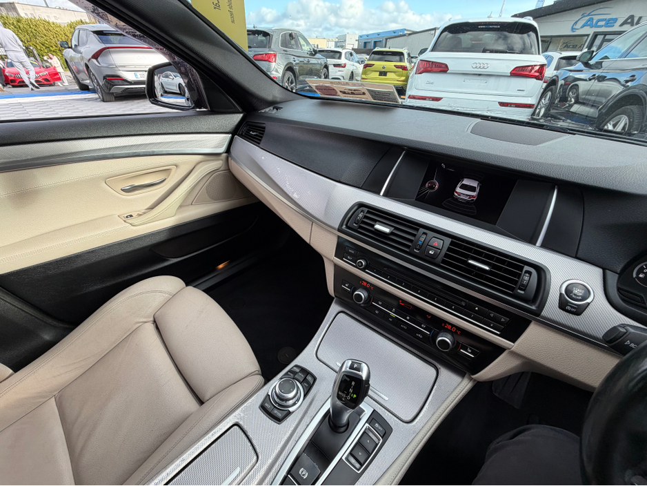 2016 BMW 5 Series - image 24