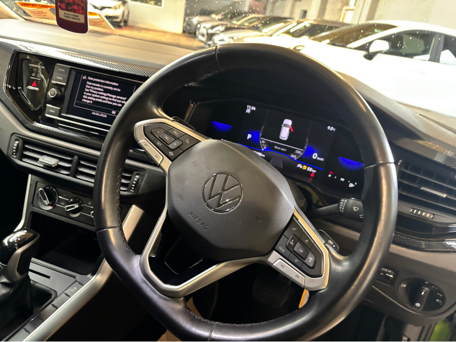 2022 Volkswagen Taigo - image 9