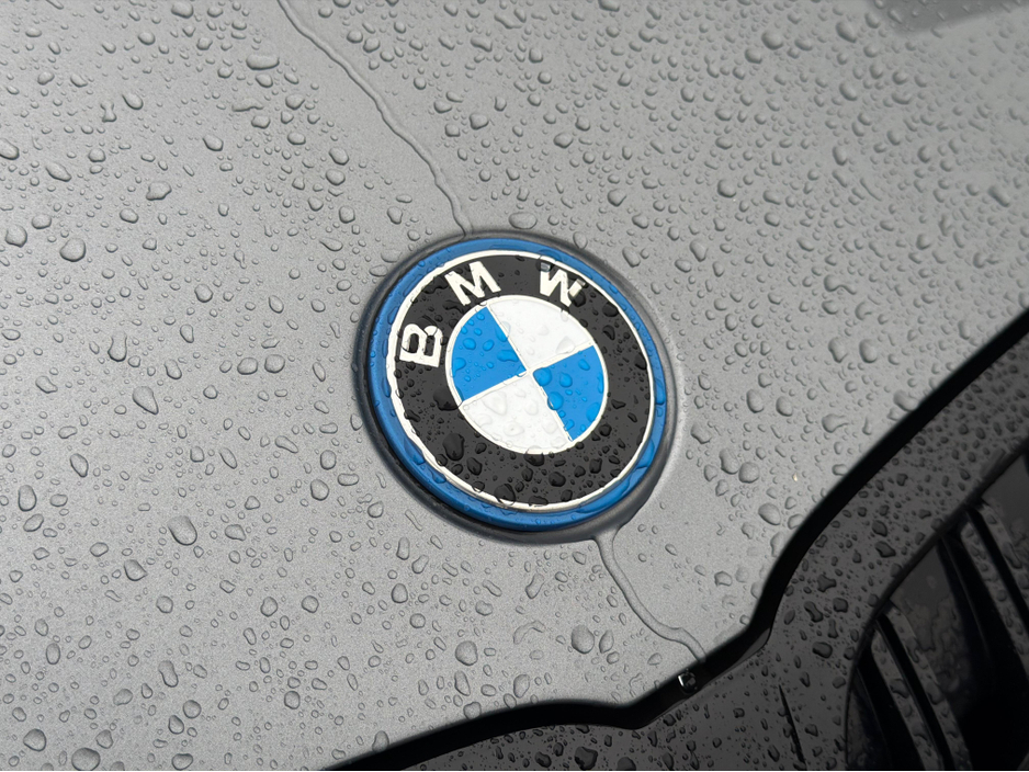 2023 BMW 3 Series - image 11