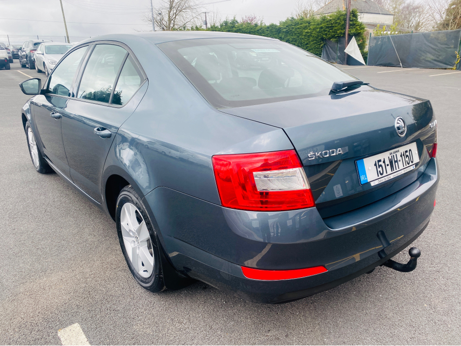 2015 Skoda Octavia - image 8