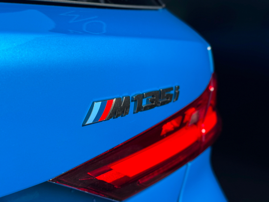 2020 BMW M1 - image 9