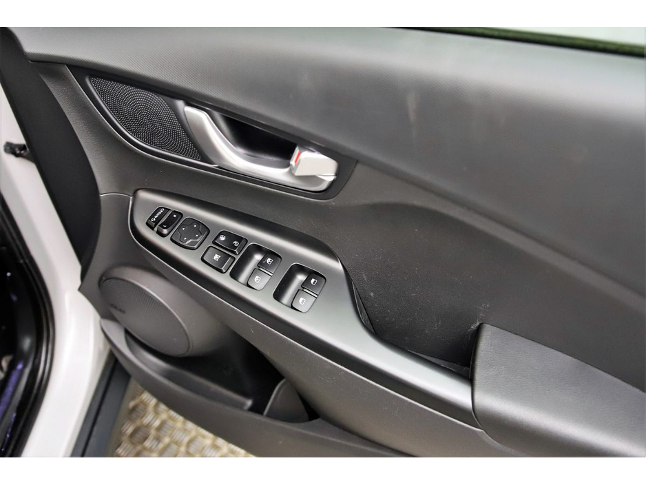 2023 Hyundai Kona - image 24