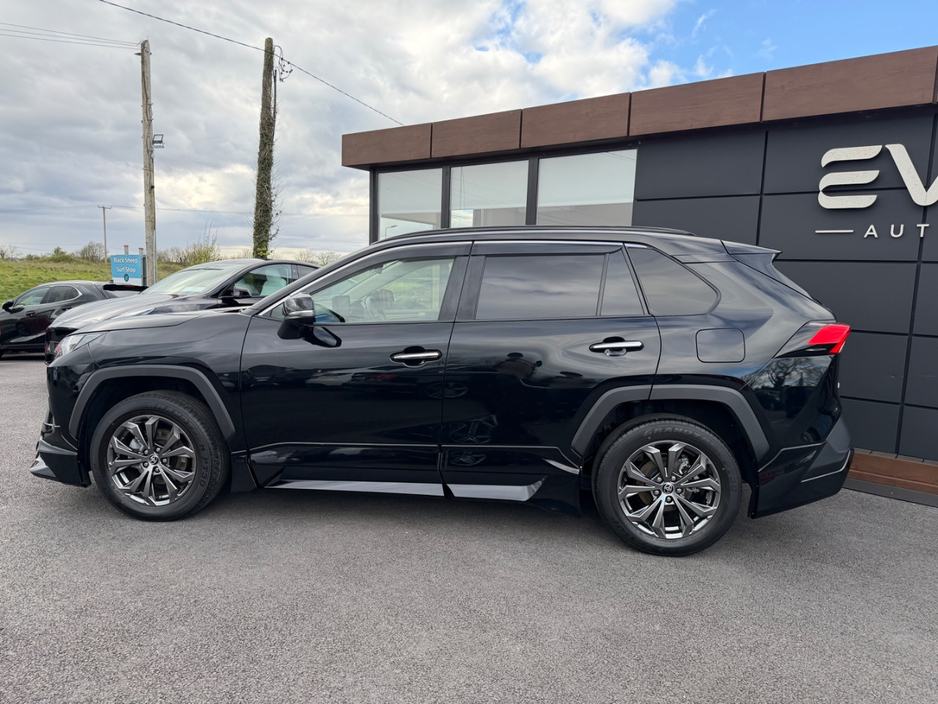 2023 Toyota Rav4 - image 7