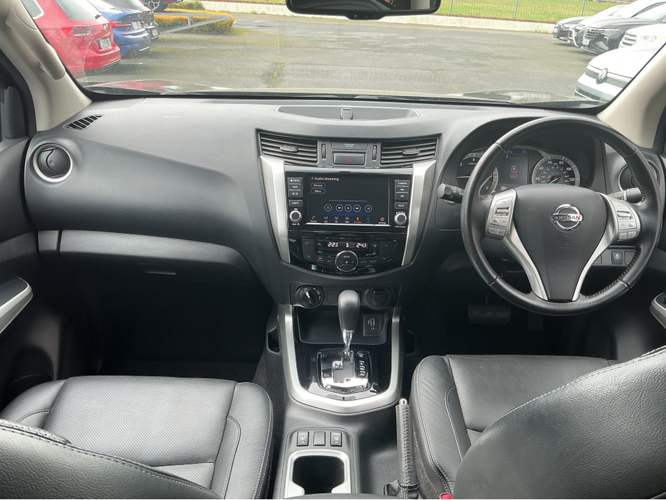 2021 Nissan Navara - image 13