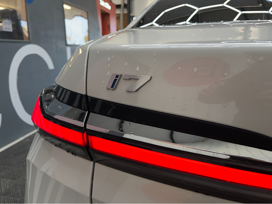 2024 BMW i7 - image 8