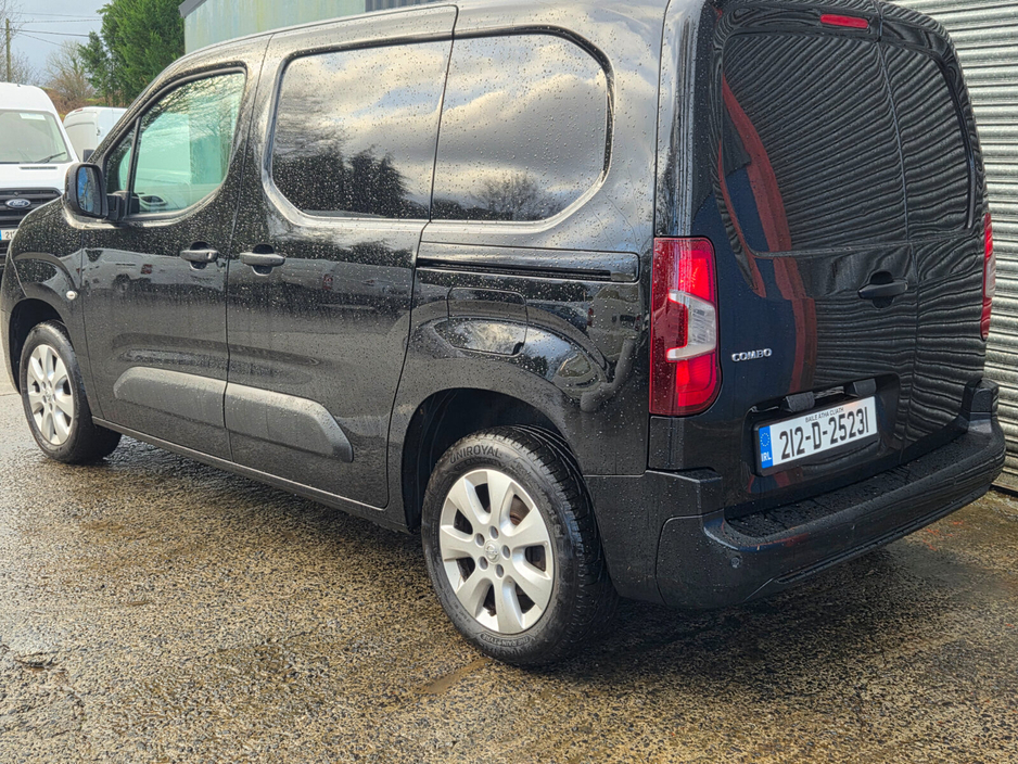 2021 Opel Combo  €12,499