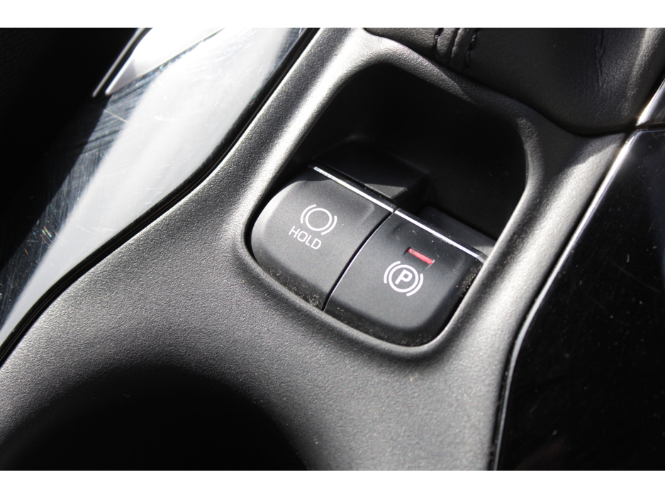 2018 Toyota Corolla - image 16