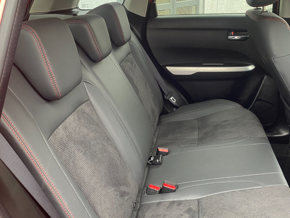 2018 Suzuki Vitara - image 9