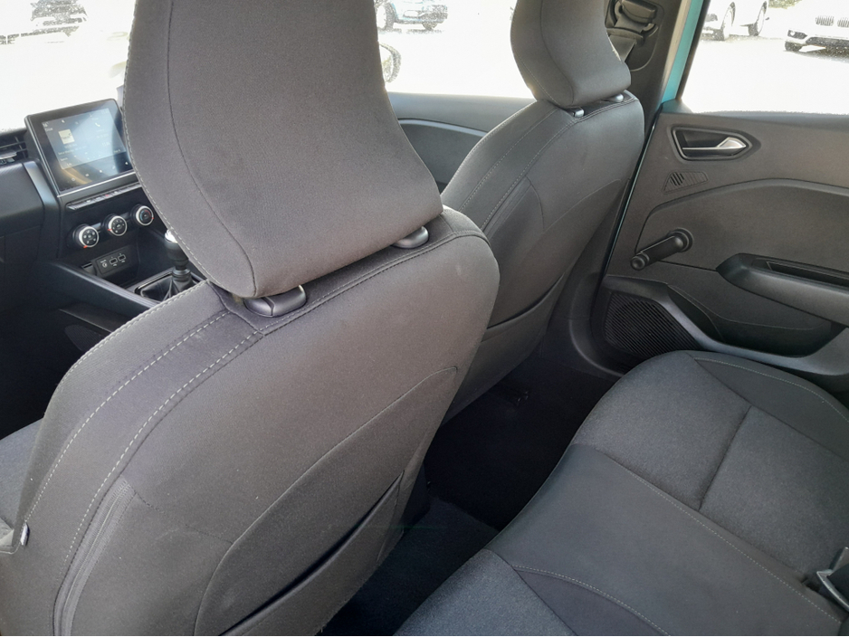 2022 Renault Clio - image 17