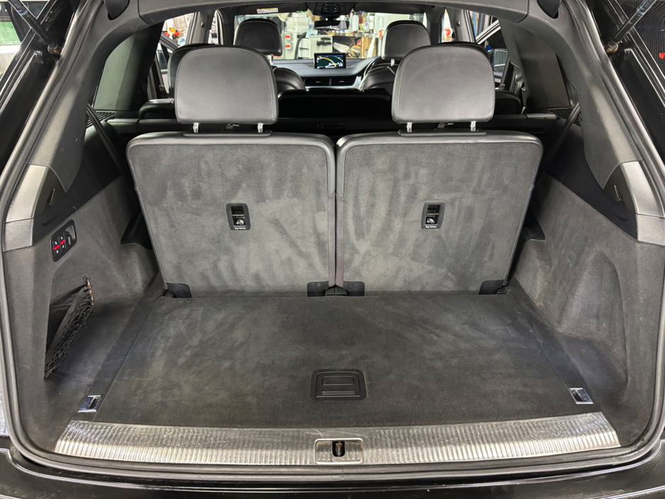 2015 Audi Q7 - image 16