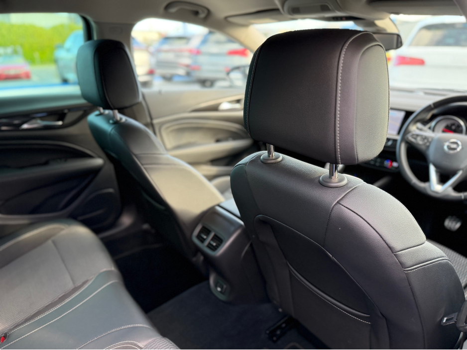 2018 Opel Insignia - image 31