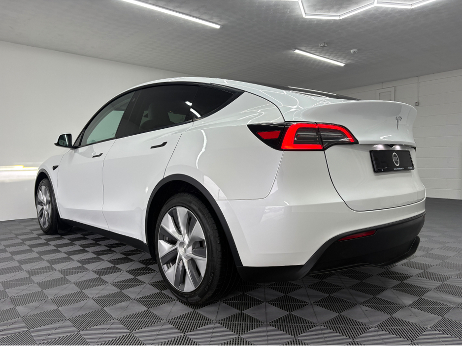 2023 Tesla Model Y - image 19