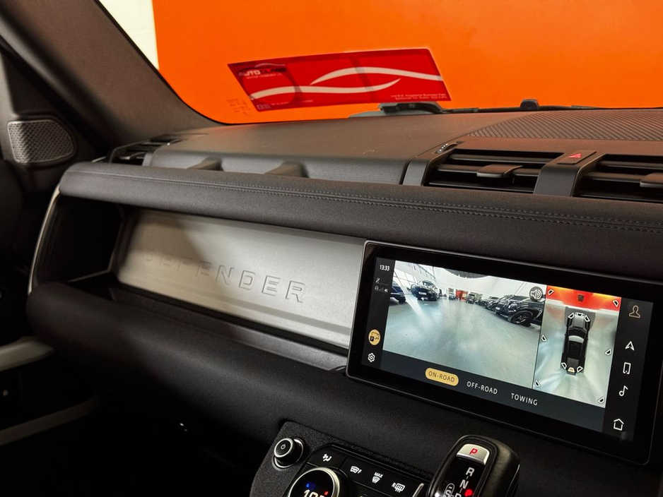 2021 Land Rover Defender - image 16