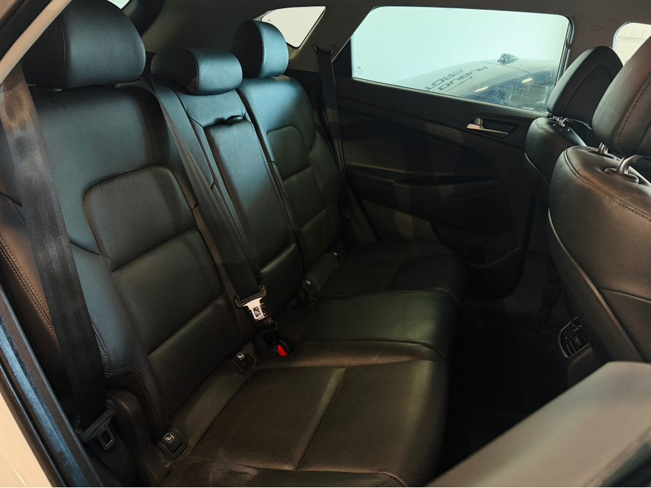 2016 Hyundai Tucson - image 7